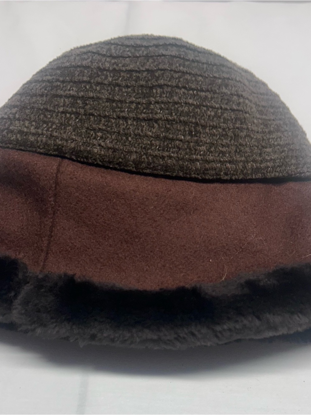 Liz Claiborne Dark Brown Knit Cloche Hat with Faux Fur Brim - Picture 8 of 8